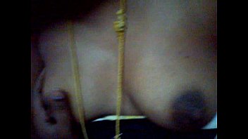 pressing cute tamil boobs Orgasmos amateur con vibrador