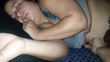 runette assault sleep frend Dyanna presents interactive sex splash